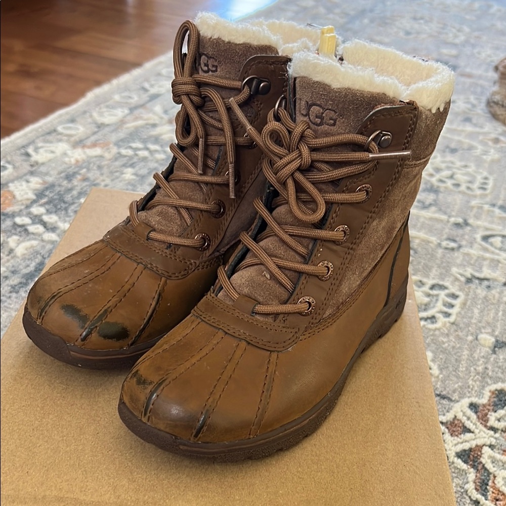 Kids Ugg Leggero Lace up Boots